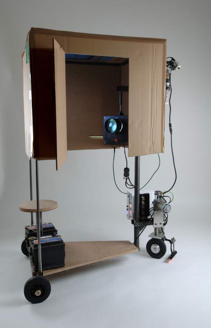 Peter Keene et Piet.sO, paysage sonore - immersive performance with carts with cardboard box mono spaces and equipped with electronic periscopes and a dedicated space consisting of an apartment with furniture.. Festival arborescence Aix en Provence.
