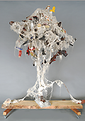 sculpturenow contemporary art - tree with shoes sculture Piet.sO 2021 