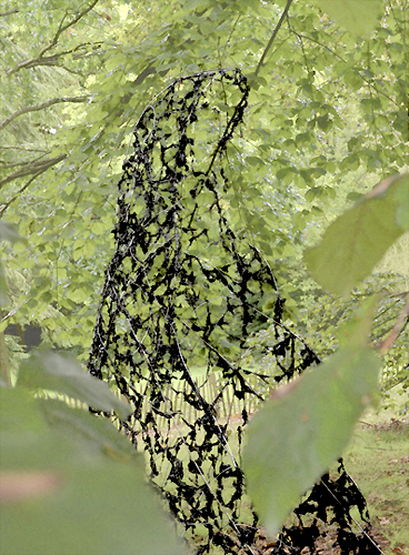 Nef, sculpture maille en résine, Parc Tournay Solvay - Espace européen pour la sculpture - exposition quand le bois dort les souvenirs dansent, Piet.sO 2011