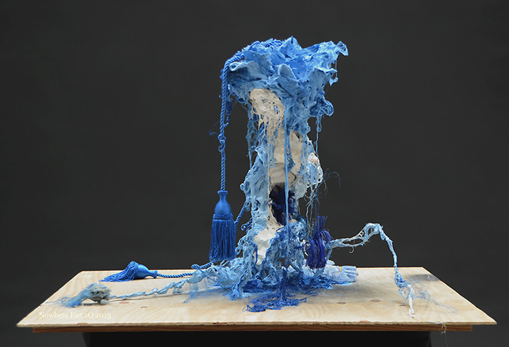nowhere, crème de jour - Piet.sO  2015 sculpture en papier, plâtre et pigments.