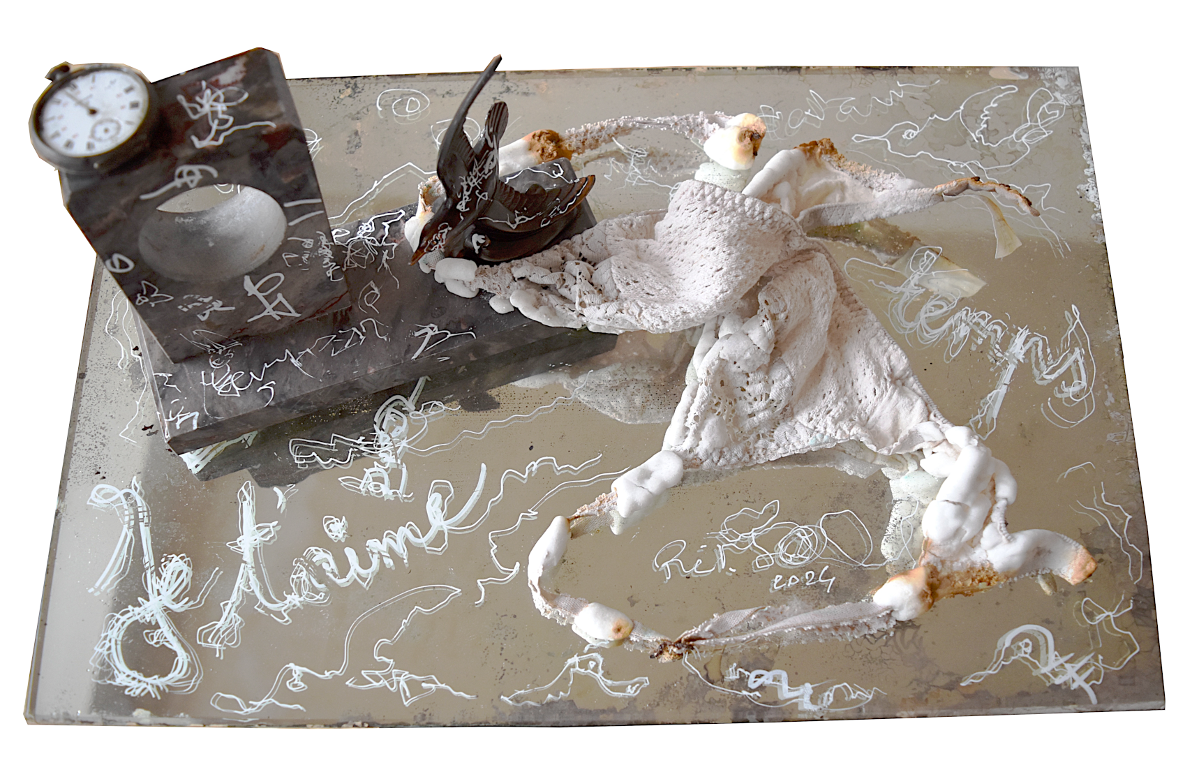 Piet.sO, art installation, I love time, contemporary composite sculpture on a mirror with cristallisations by salt, granit bird and drawing and writting with an acrylic felt-tip pen.