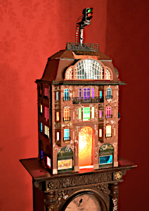 sculpture contemporaine - gares installation dans le château d'Aulteribe,  lumières de la ville  